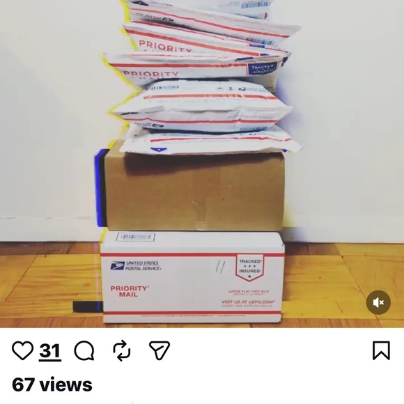 Welcome to our Luxury Fashion Marketplace 
Fashion divas, meet your new BFF. - Picture 14 of 14